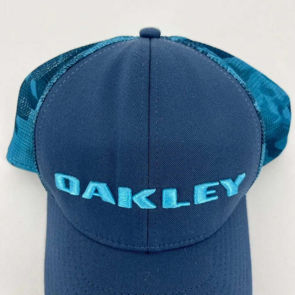 Oakley mens snapback